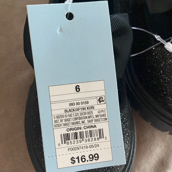 Cat & Jack Sparkly Black Dress Shoes - Picture 4 of 4